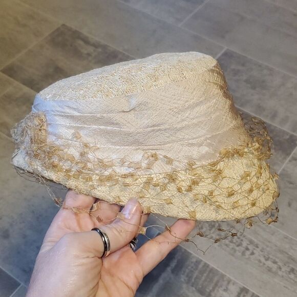 Vintage Ivory Satin-Lace-Silk Hat - Picture 3 of 6